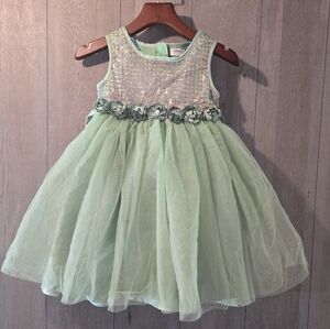 Gorgeous Green/Gold Dress Size 7 Girls